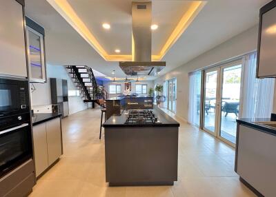 4 Bedrooms House East Pattaya H011904