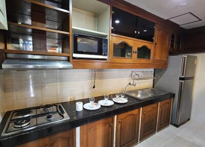 Condo 3 Bedrooms Asoke Sale Classical