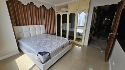 Condo 3 Bedrooms Asoke Sale Classical