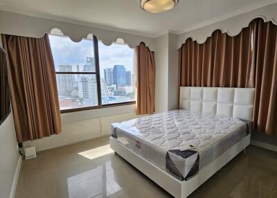 Condo 3 Bedrooms Asoke Sale Classical