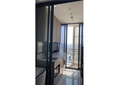 A Beautiful Bird View Delux Condo/ Cutting throat price at 8.18 million (+ tenant agreement)