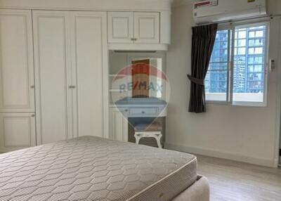 3 bed 3 bath 55 tower for rent near BTS thong lor