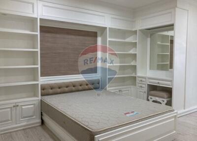 3 bed 3 bath 55 tower for rent near BTS thong lor