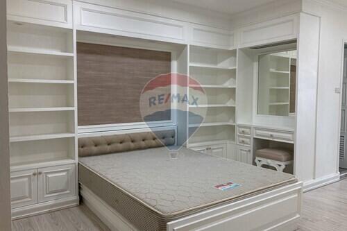 3 bed 3 bath 55 tower for rent near BTS thong lor