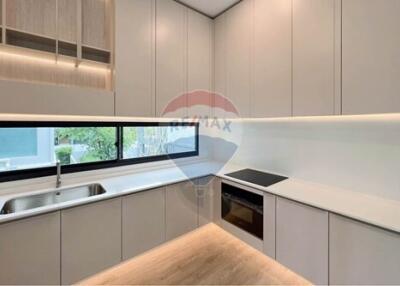 420 Sqm., 4 Beds, 4 Baths Townhouse listed for ฿ 150,000./Month