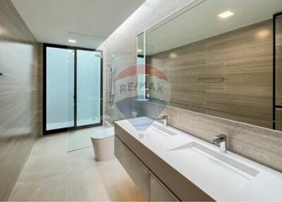 420 Sqm., 4 Beds, 4 Baths Townhouse listed for ฿ 150,000./Month