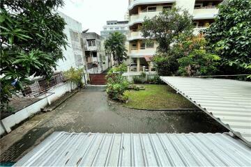 House with space 2 storeys Ideal for restaurants or spa close to BTS Thonglor.