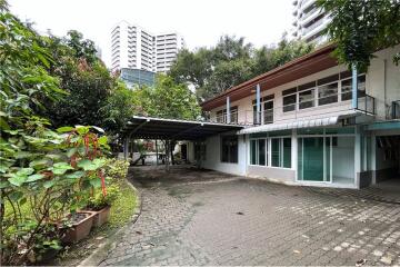 House with space 2 storeys Ideal for restaurants or spa close to BTS Thonglor.