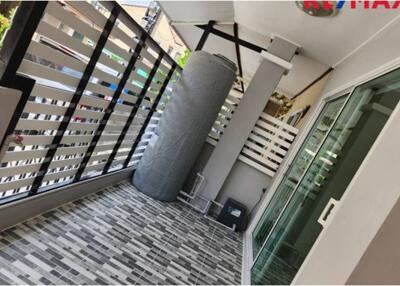 100 Sqm., 3 Beds Townhouse listed for ฿ 1,980,000.