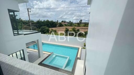 4 Bedrooms 5 Bathrooms in East pattaya