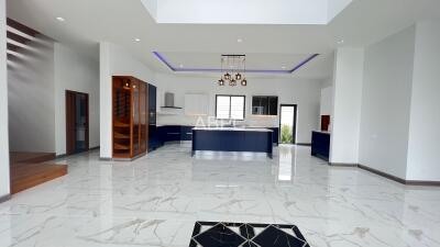 4 Bedrooms 5 Bathrooms in East pattaya