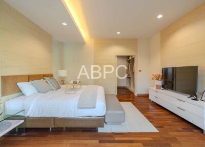 3 Bedrooms 4 Bathroom in Huay yai for rent