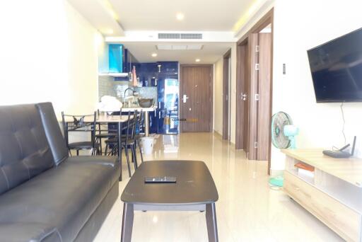 2 bedroom Condo in Grand Avenue Residence Pattaya