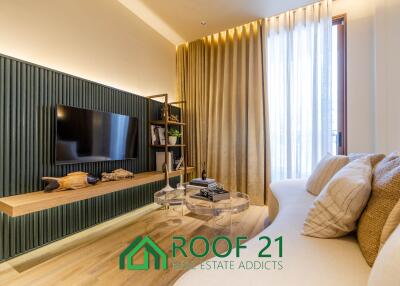 Exclusive 47 SQM High-Rise Luxury Condo on the 41st Floor at AROM JOMTIEN – Unmatched Panoramic Ocean Views! / S-0895K