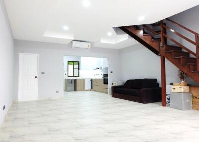 Newly renovated townhouse in East Pattaya