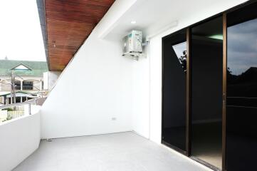 Newly renovated townhouse in East Pattaya