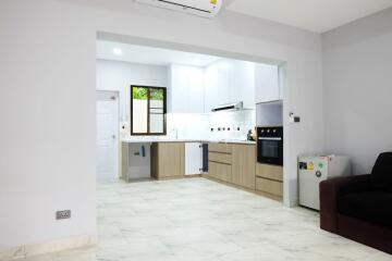 Newly renovated townhouse in East Pattaya