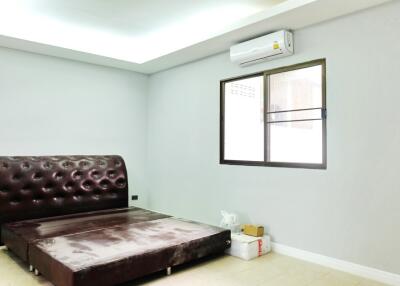 Newly renovated townhouse in East Pattaya