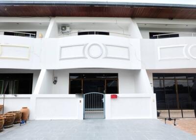 Newly renovated townhouse in East Pattaya