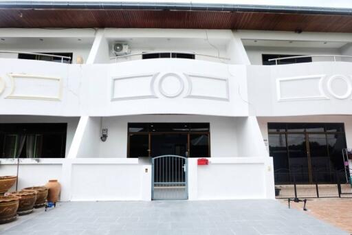 Newly renovated townhouse in East Pattaya