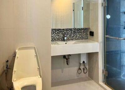 2-BR Condo at Rhythm Sukhumvit 44/1 near BTS Phra Khanong