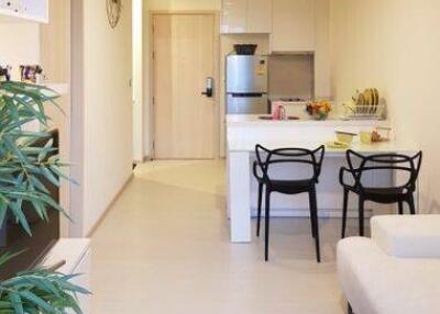 1-BR Condo at Rhythm Sukhumvit 42 near BTS Ekkamai