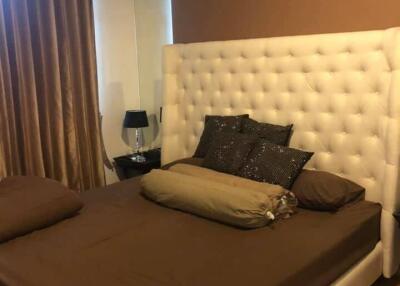 1-BR Condo at Villa Asoke near MRT Phetchaburi