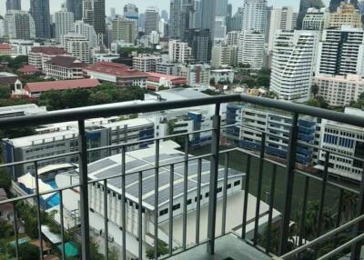 1-BR Condo at Villa Asoke near MRT Phetchaburi