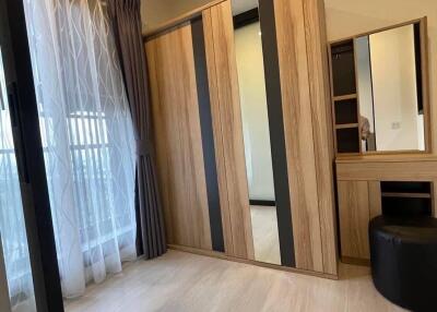 1-BR Condo at Life Asoke near ARL Makkasan