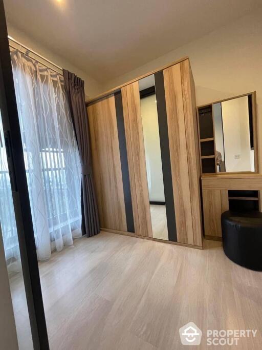 1-BR Condo at Life Asoke near ARL Makkasan