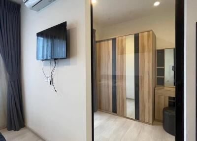 1-BR Condo at Life Asoke near ARL Makkasan