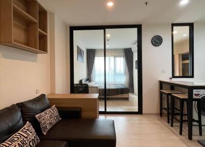 1-BR Condo at Life Asoke near ARL Makkasan