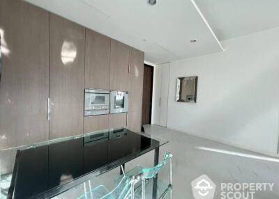 2-BR Condo at 185 Rajadamri near BTS Ratchadamri