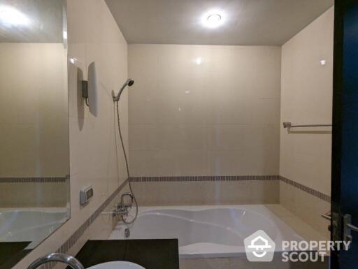 1-BR Condo at Baan Klang Krung Siam-Pathumwan Condominium near BTS Ratchathewi