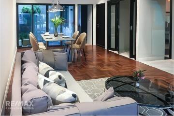 Luxurious 3-Bed Townhouse with Modern Amenities in Watthana, Bangkok