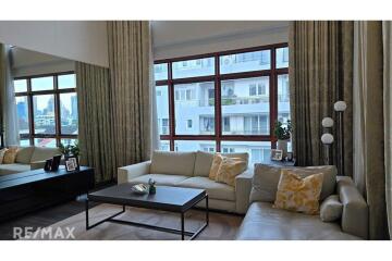 Luxurious Condo with BTS Phloen Chit 13 Mins Walk - The Crest Ruamrudee