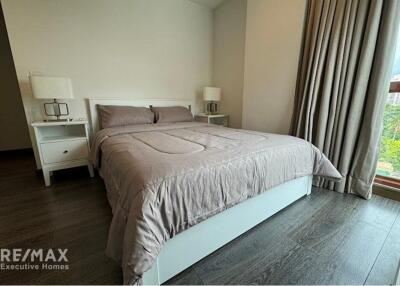 Luxurious Condo with BTS Phloen Chit 13 Mins Walk - The Crest Ruamrudee