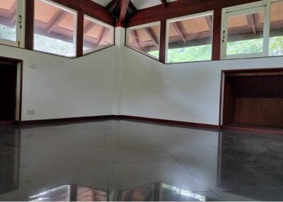 House at Angthong hillside For sale as it is