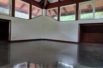 House at Angthong hillside For sale as it is