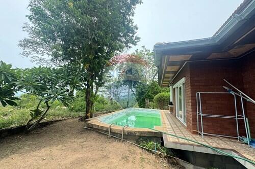 House at Angthong hillside For sale as it is