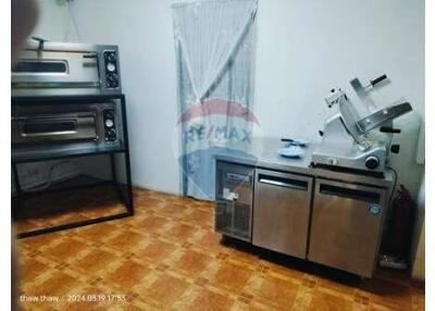 100 Sqm. Townhouse listed for ฿ 2,800,000.