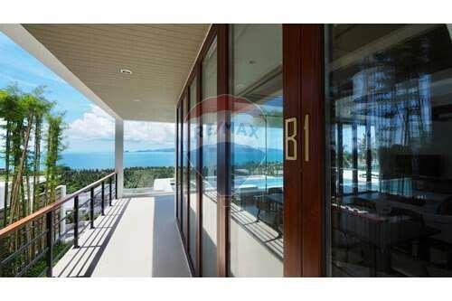 Beautiful 4-bedroom sea view villa available for rent