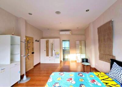 Under market price 3 bedrooms near international school (ISS)