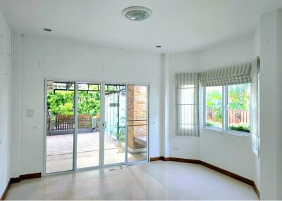 Under market price 3 bedrooms near international school (ISS)