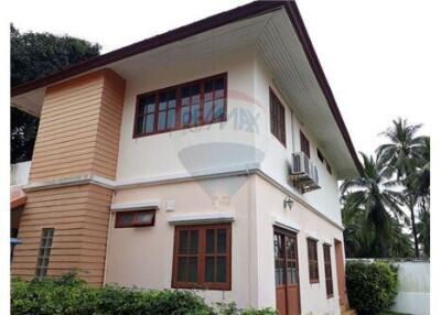 Big pet friendly house in Maenam