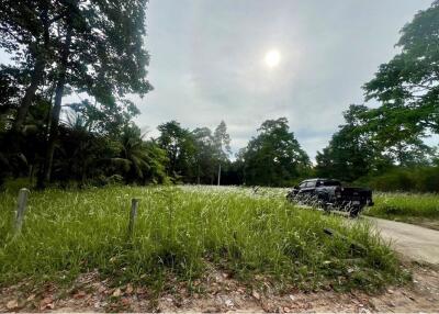 A7 Plot of Flat Land for sale near the Beach in Taling Ngam, Koh Samui