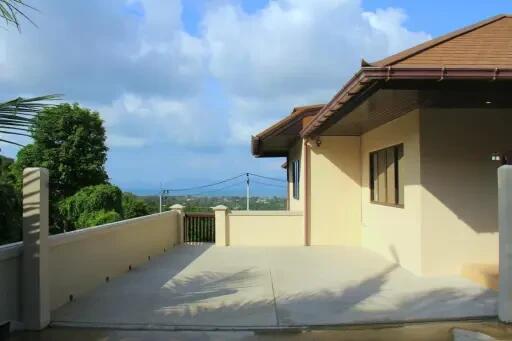 Elegant 5-Bedroom Villa with Partial Sea View in Exclusive Bophut, Koh Samui " Freehold"