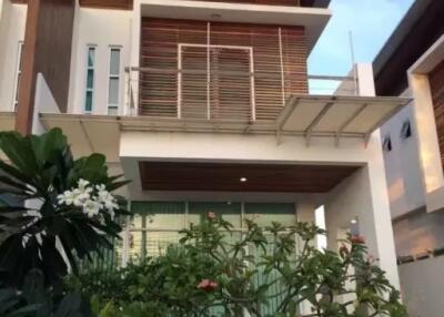 2 Bedrooms Townhome in Bophut Koh Samui