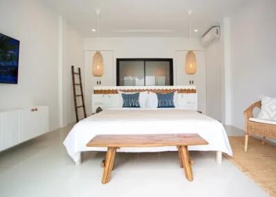 5-Bedrooms Villa: Best Location in Chaweng Koh Samui" " SALE"