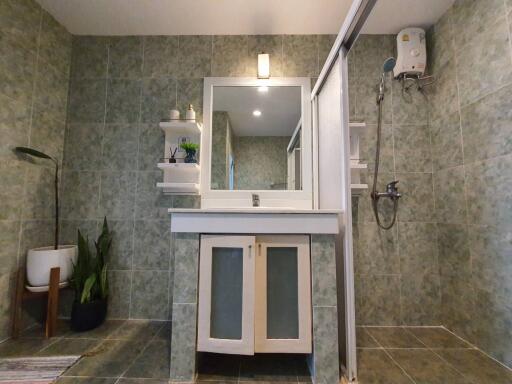 Spacious bathroom with modern amenities